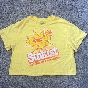 Sunkist California Oranges Shirt size medium crop style super soft cotton